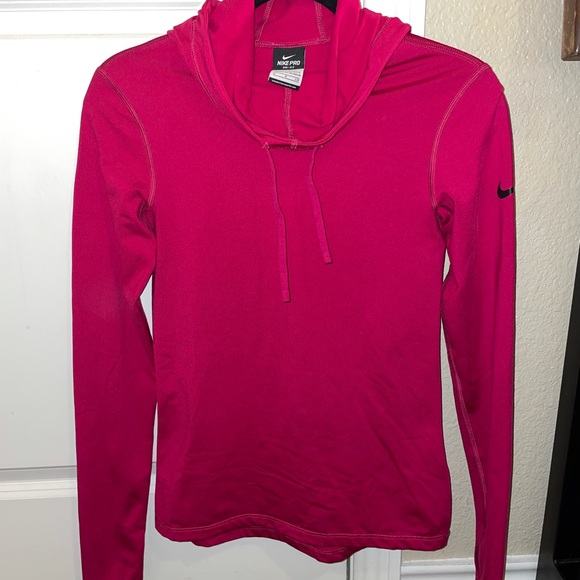 Nike Tops - Pink Nike pro extra fitted hoodie🏃🏻‍♀️